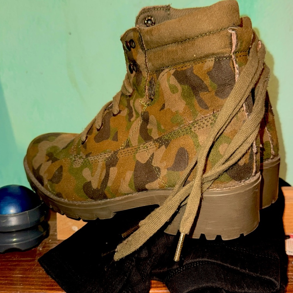 Camo boots
